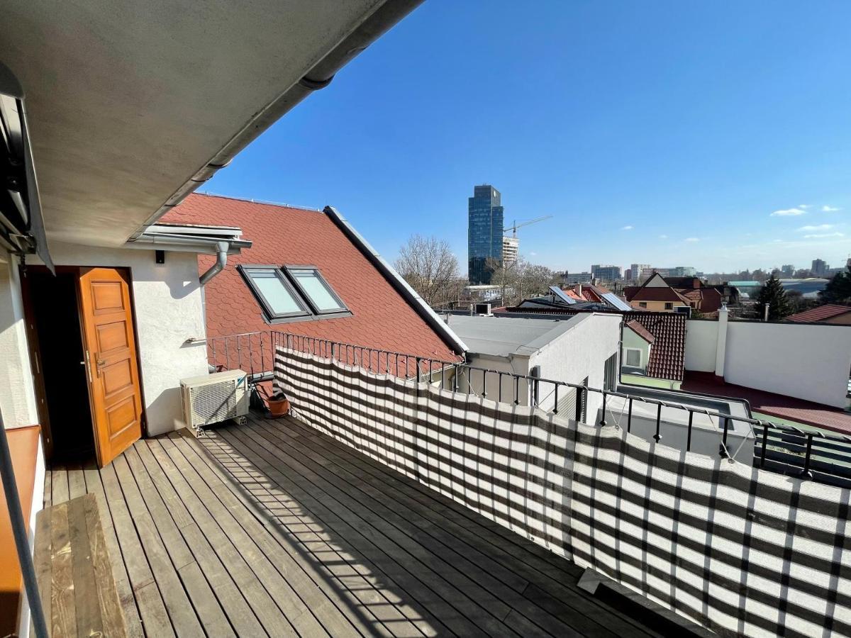 Beautiful And Romantic Penthouse With Two Terraces 布拉迪斯拉发 外观 照片